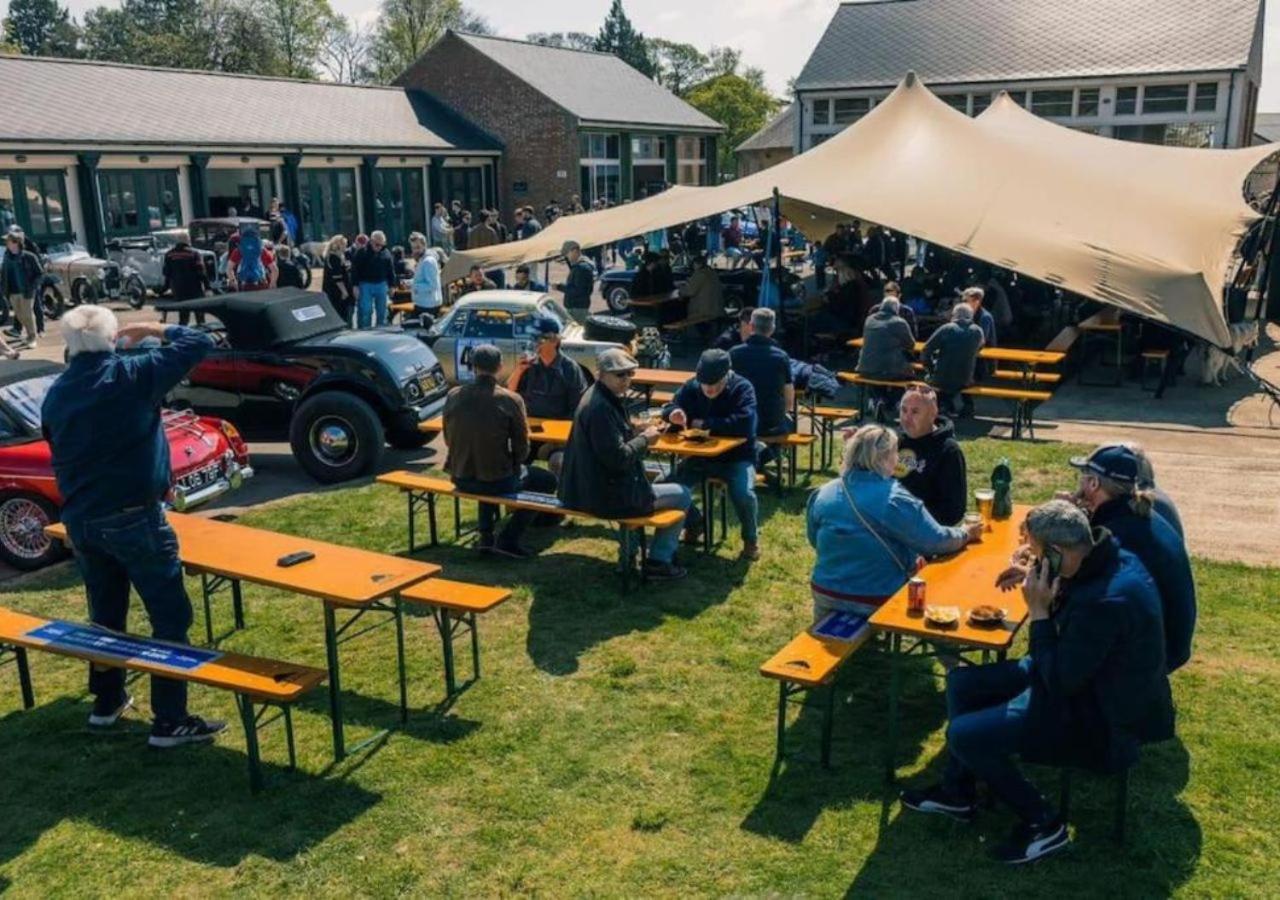 Bowen-Buscarlet Lägenhet Bicester Exteriör bild